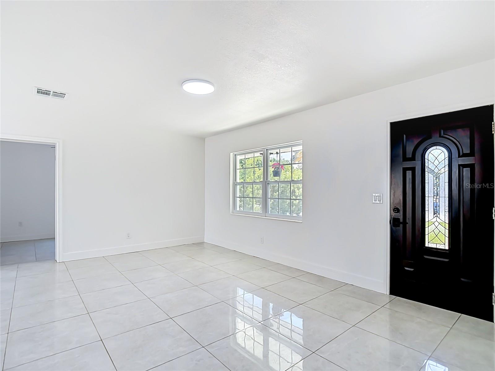 8639 MAY CIR, TAMPA, FL, 33614