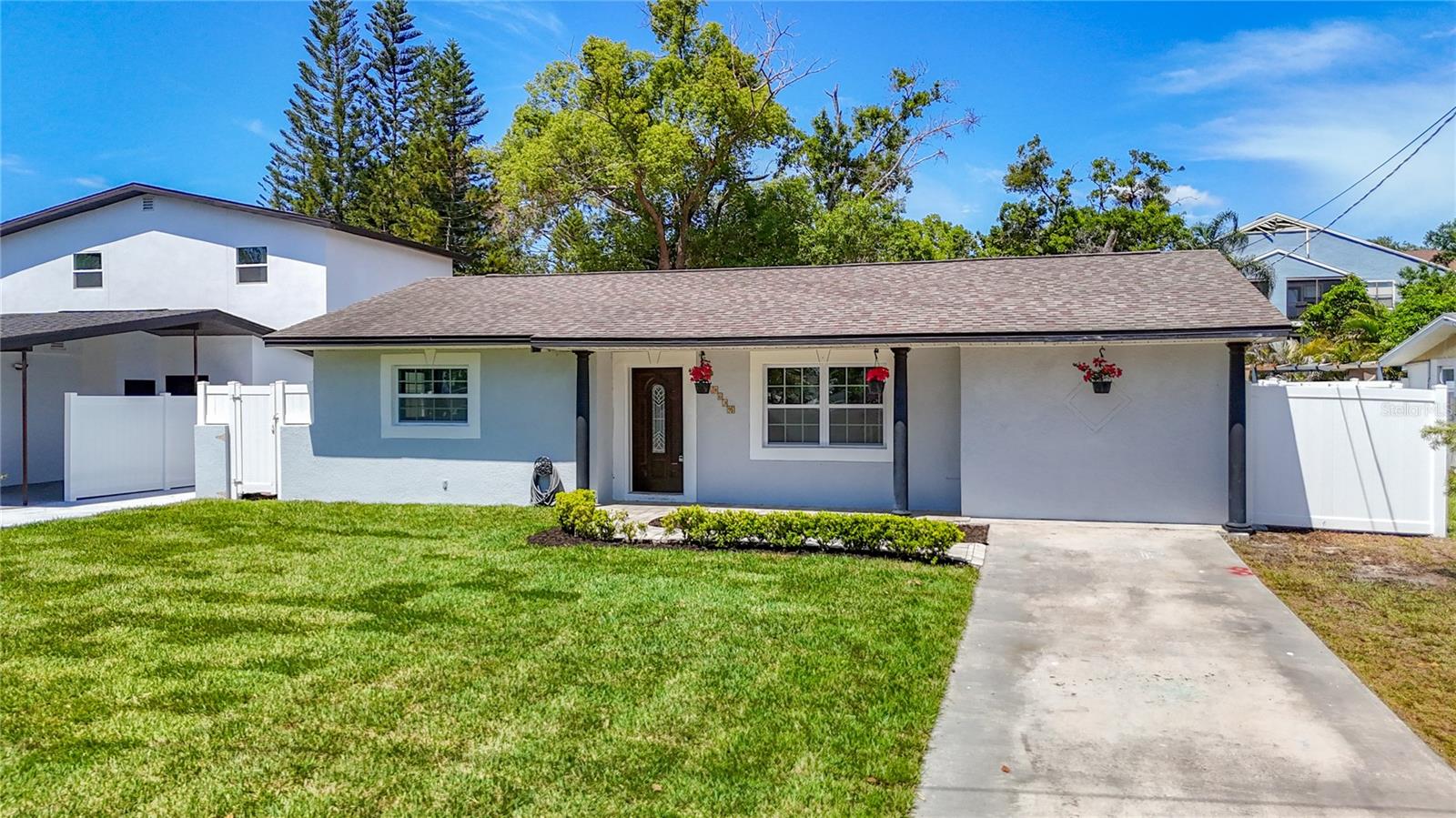 8639 MAY CIR, TAMPA, FL, 33614
