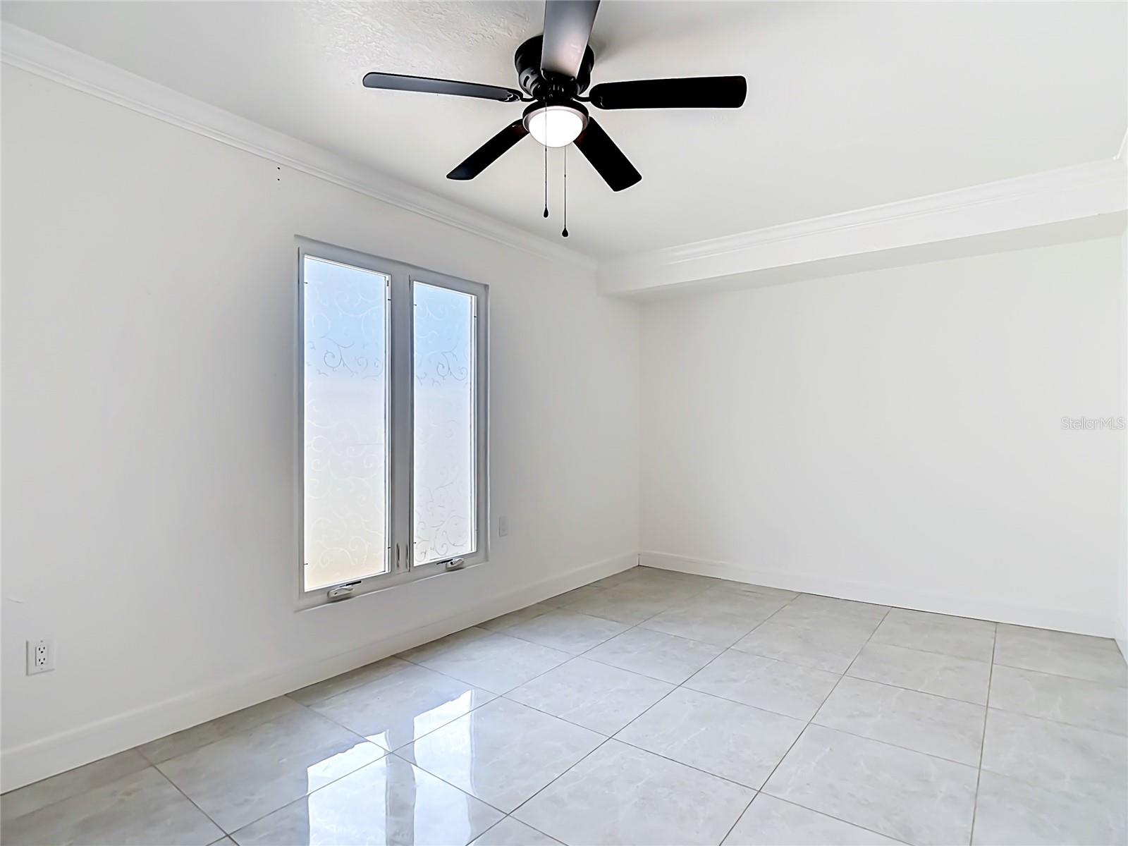 8639 MAY CIR, TAMPA, FL, 33614