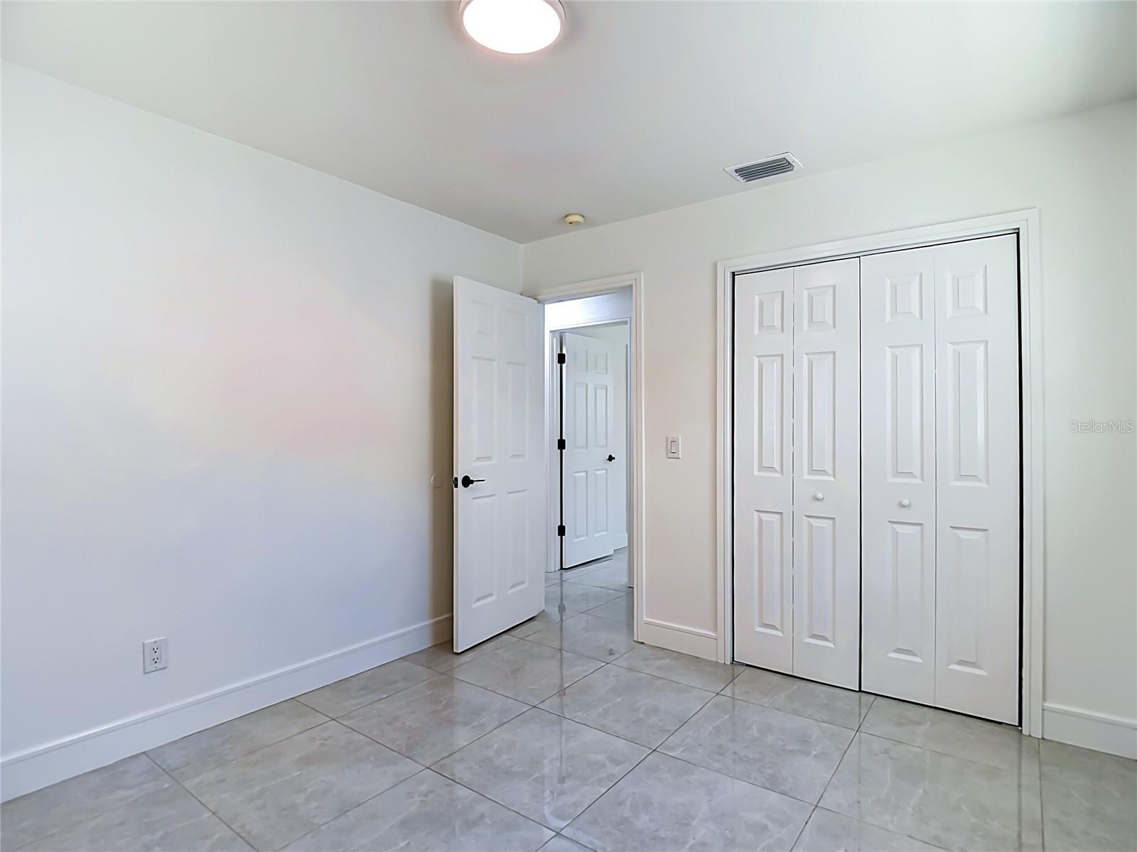 8639 MAY CIR, TAMPA, FL, 33614