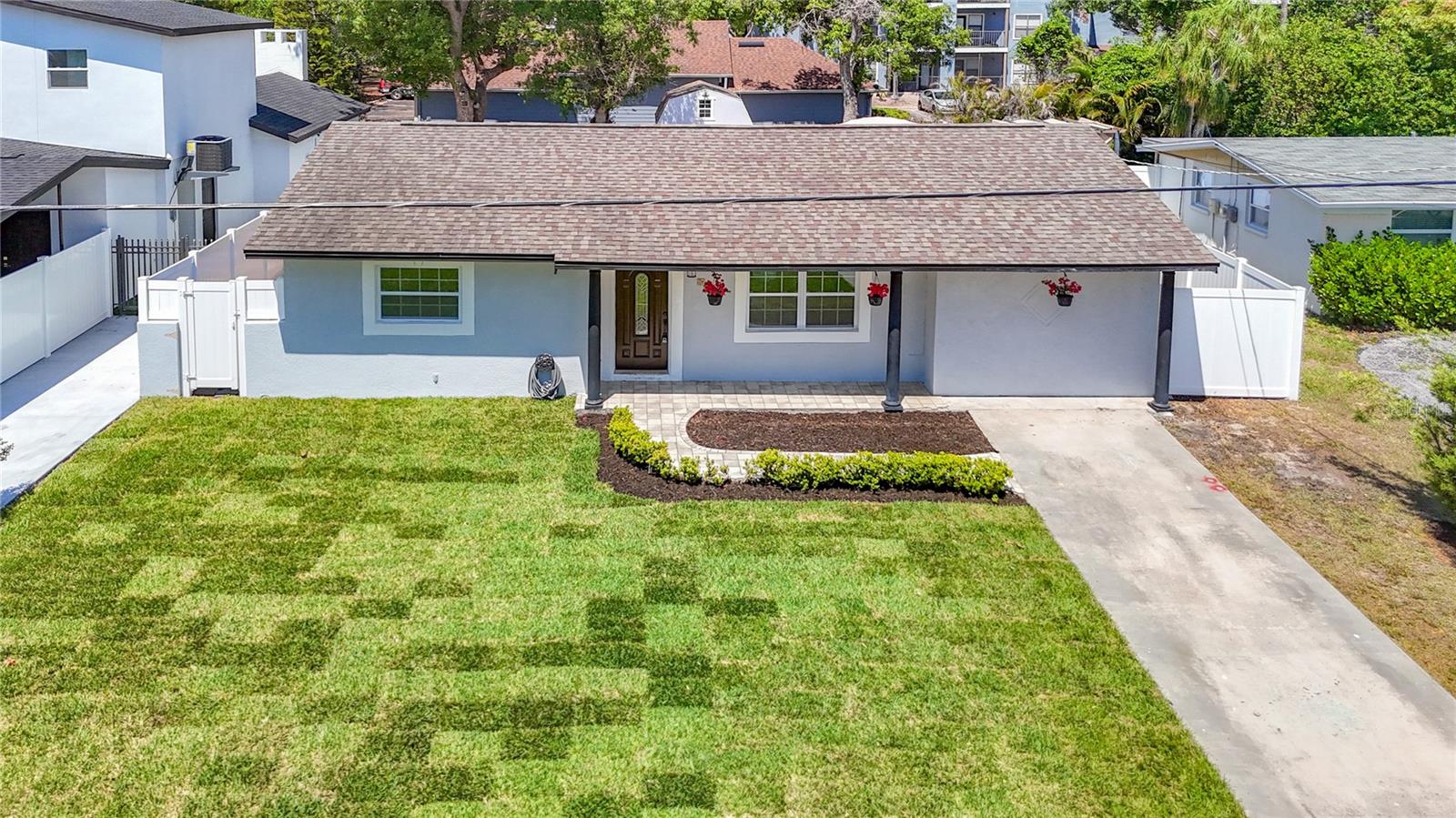 8639 MAY CIR, TAMPA, FL, 33614