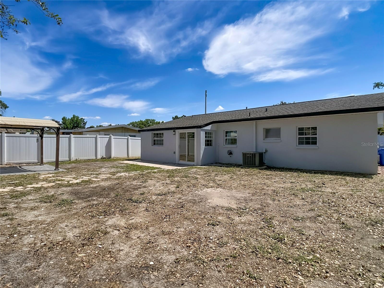 8639 MAY CIR, TAMPA, FL, 33614