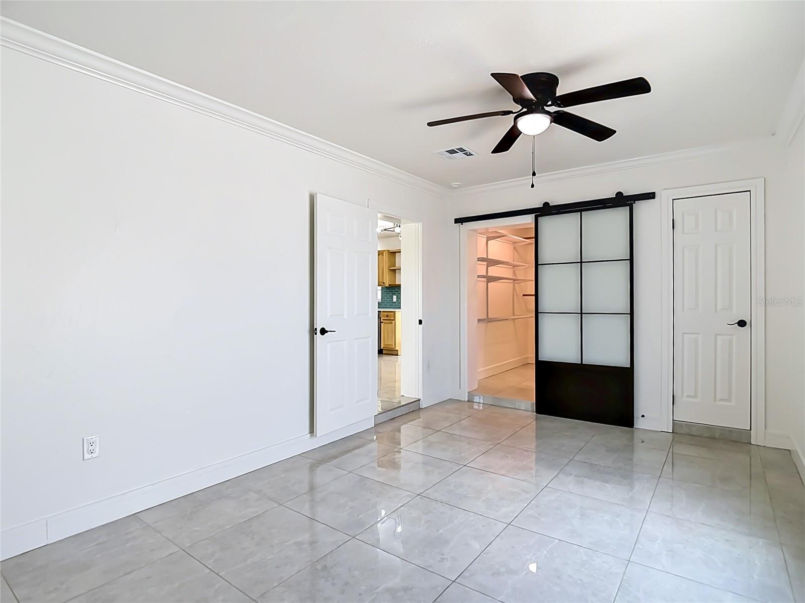 8639 MAY CIR, TAMPA, FL, 33614