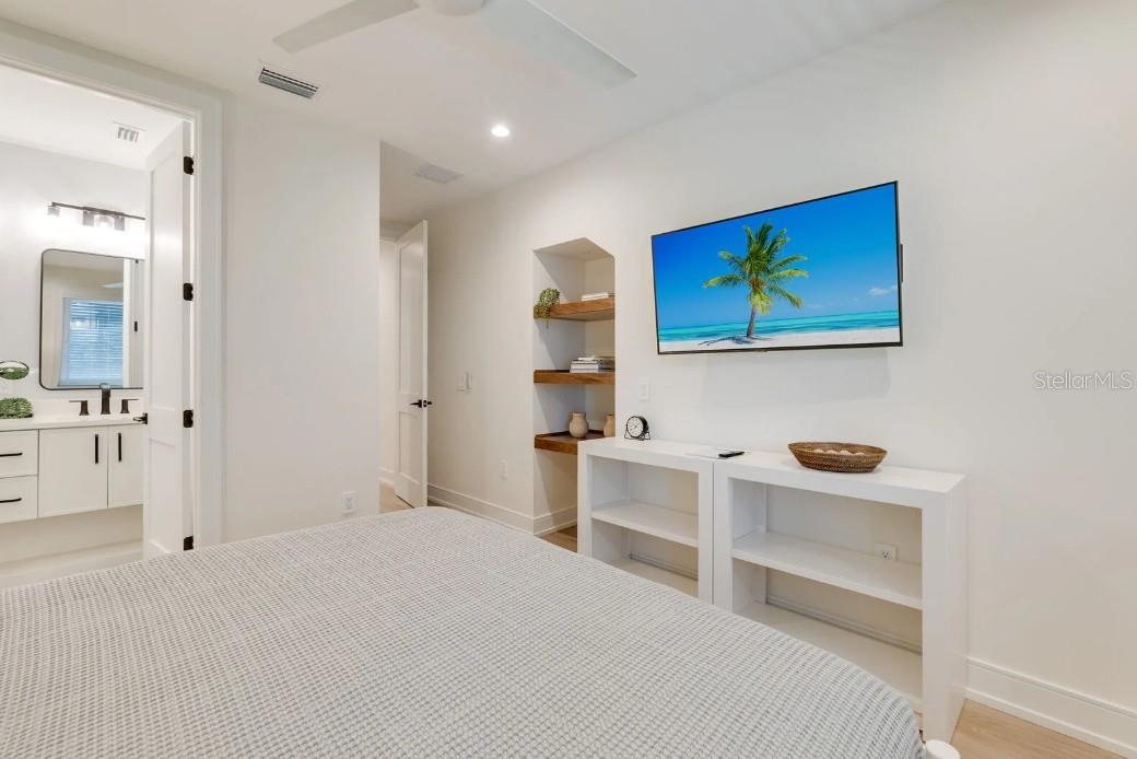 9407 GULF DR, ANNA MARIA, FL, 34216