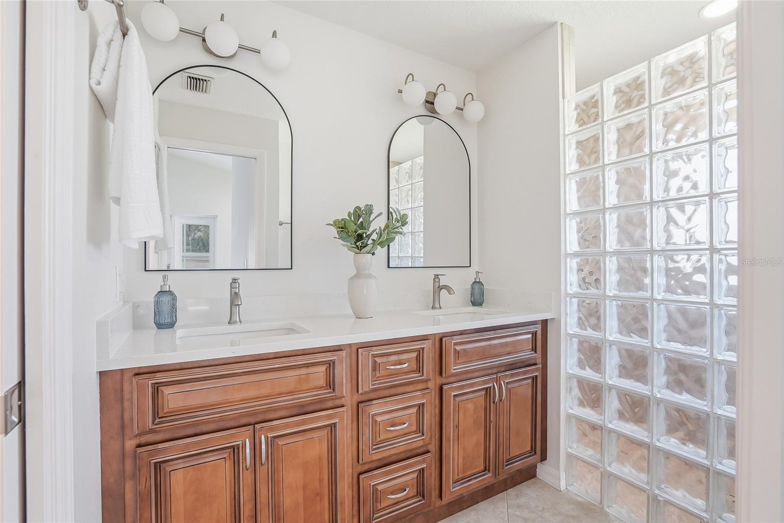 6119 55TH AVENUE CIR E, BRADENTON, FL, 34203