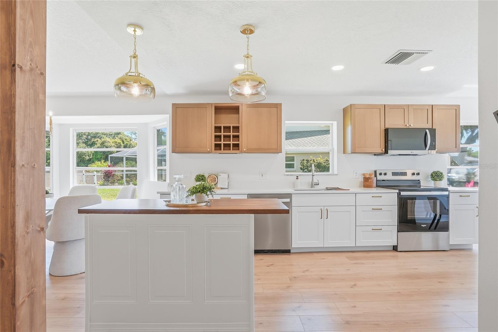 6119 55TH AVENUE CIR E, BRADENTON, FL, 34203