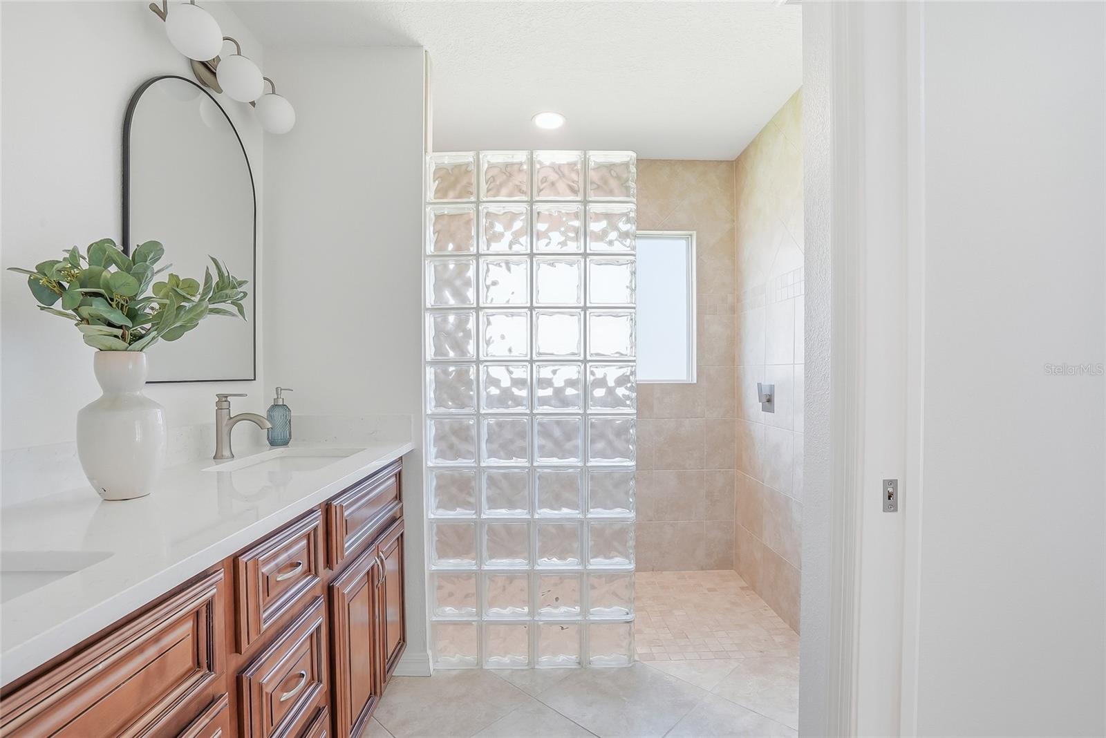 6119 55TH AVENUE CIR E, BRADENTON, FL, 34203