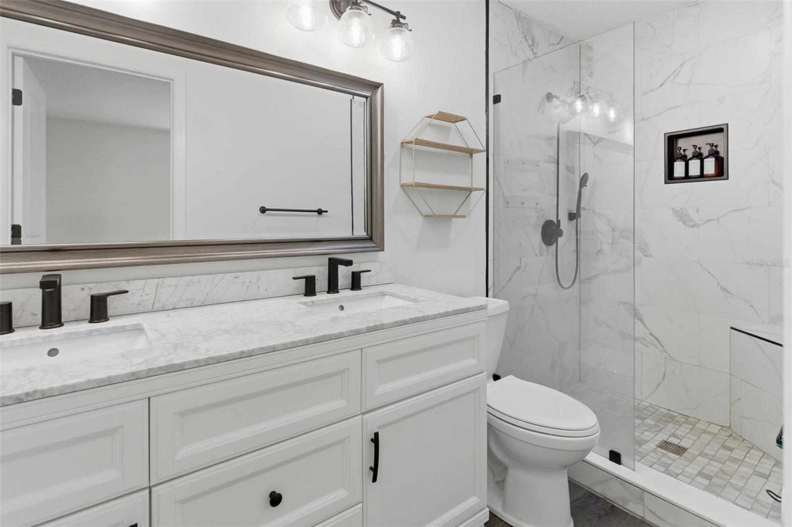 176 LAKE EVA DR, CHULUOTA, FL, 32766