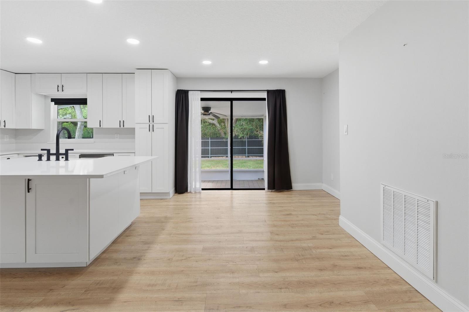 176 LAKE EVA DR, CHULUOTA, FL, 32766