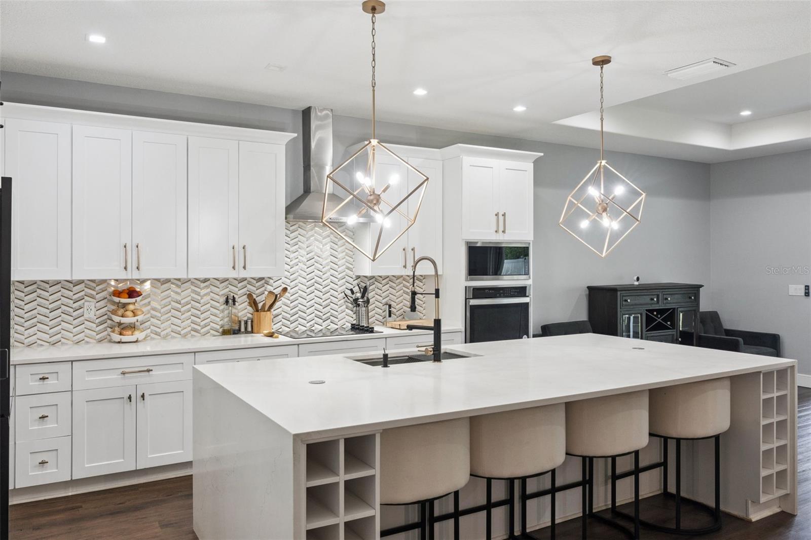 5821 COQUYT DR, MOUNT DORA, FL, 32757