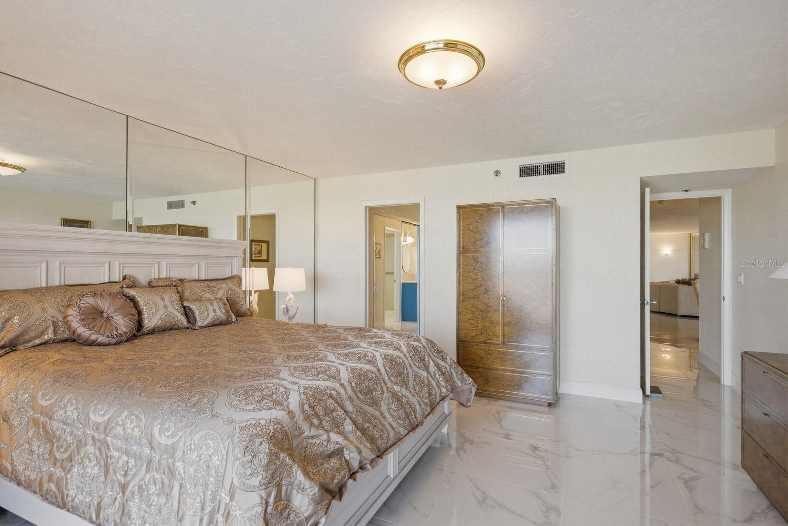 1600 GULF BLVD #817, CLEARWATER BEACH, FL, 33767