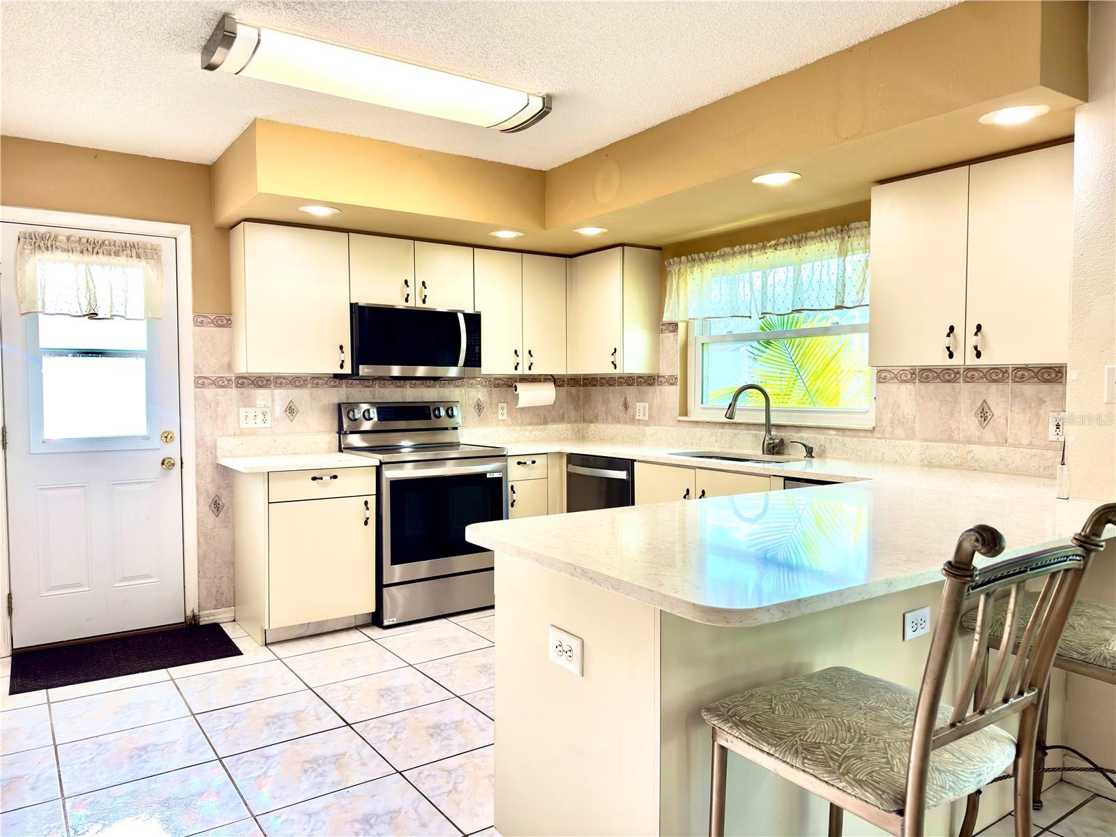 1702 SUNKISSED DR, TARPON SPRINGS, FL, 34689