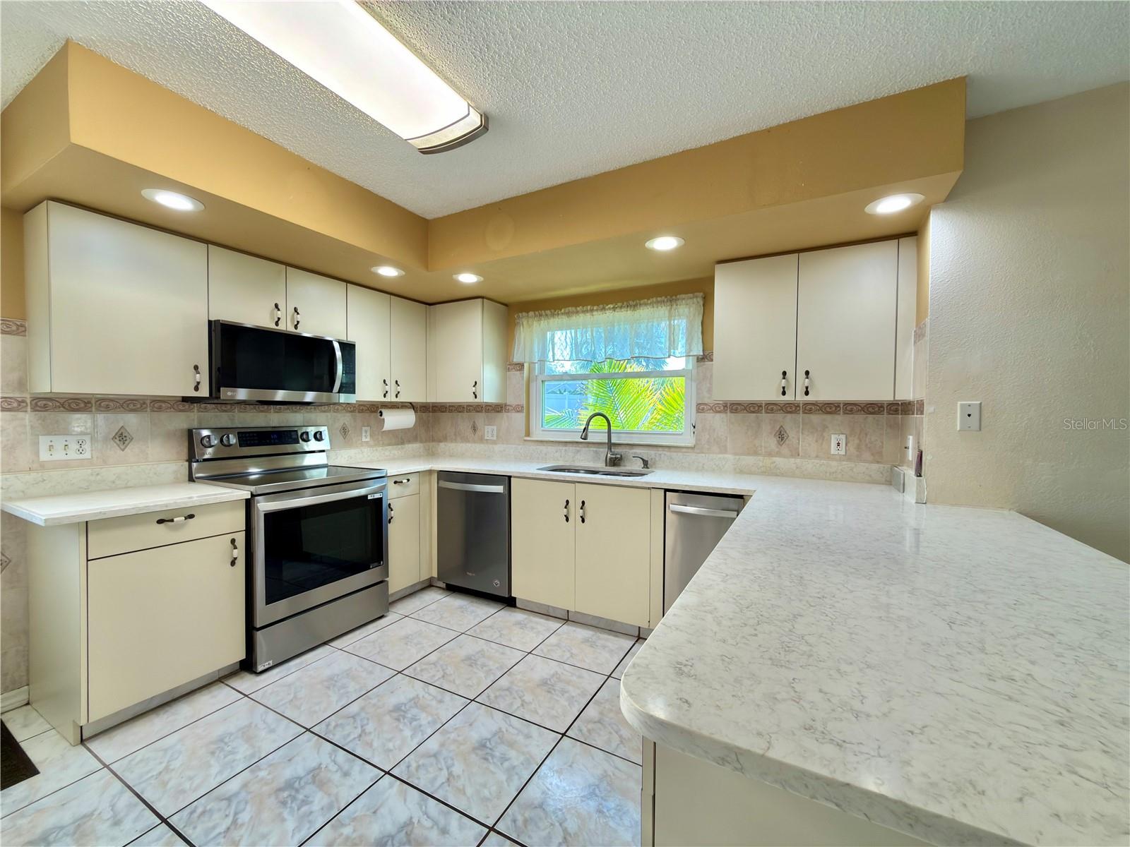 1702 SUNKISSED DR, TARPON SPRINGS, FL, 34689
