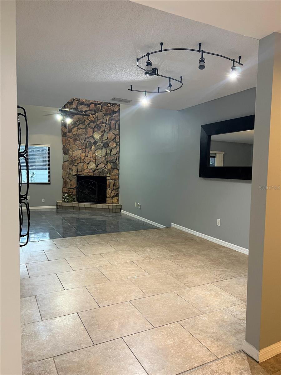 5909 IDLE FOREST PL, TAMPA, FL, 33614