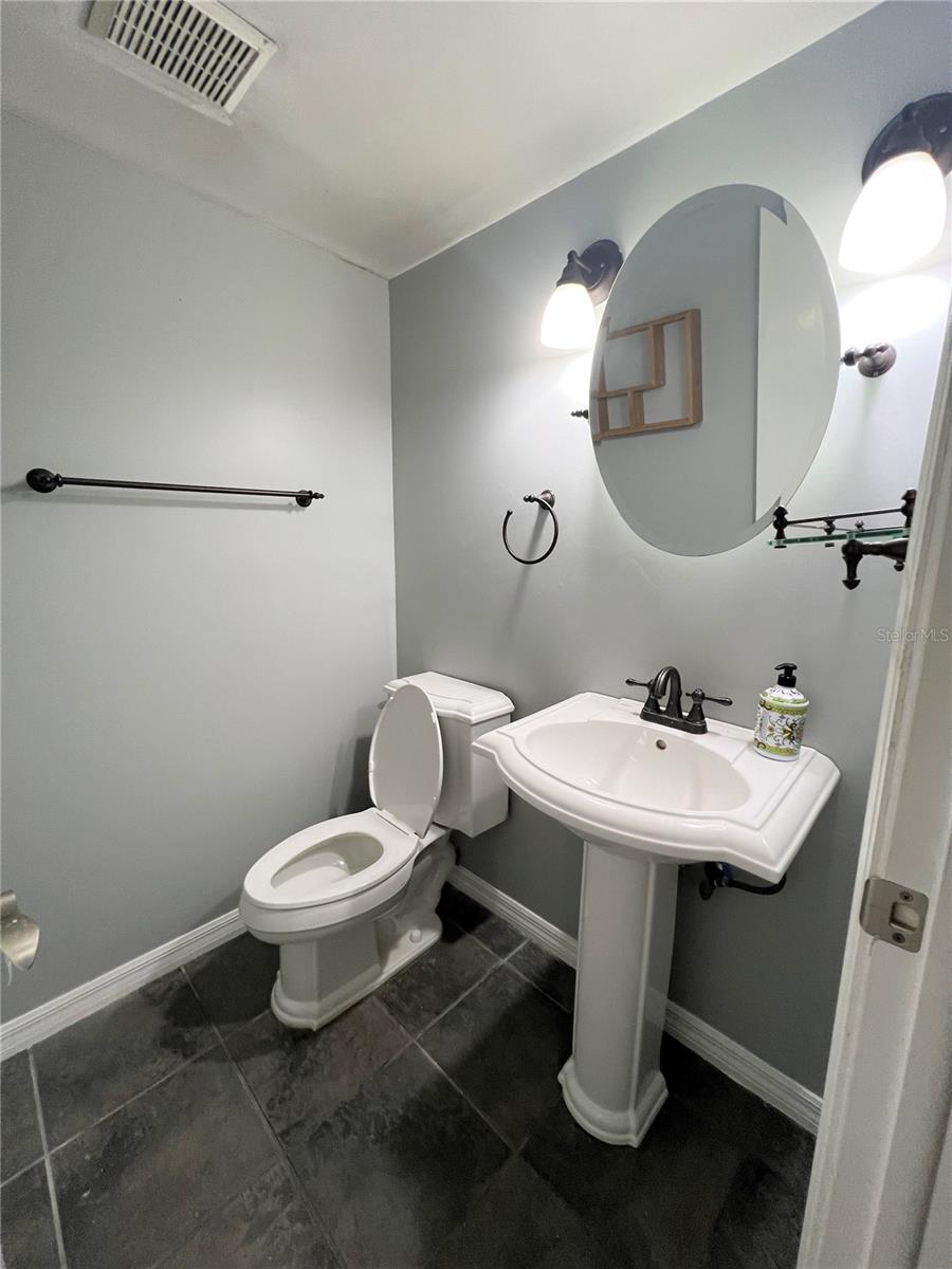 5909 IDLE FOREST PL, TAMPA, FL, 33614