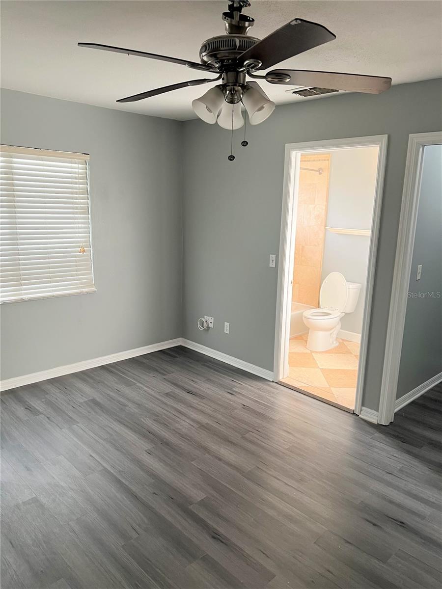 5909 IDLE FOREST PL, TAMPA, FL, 33614