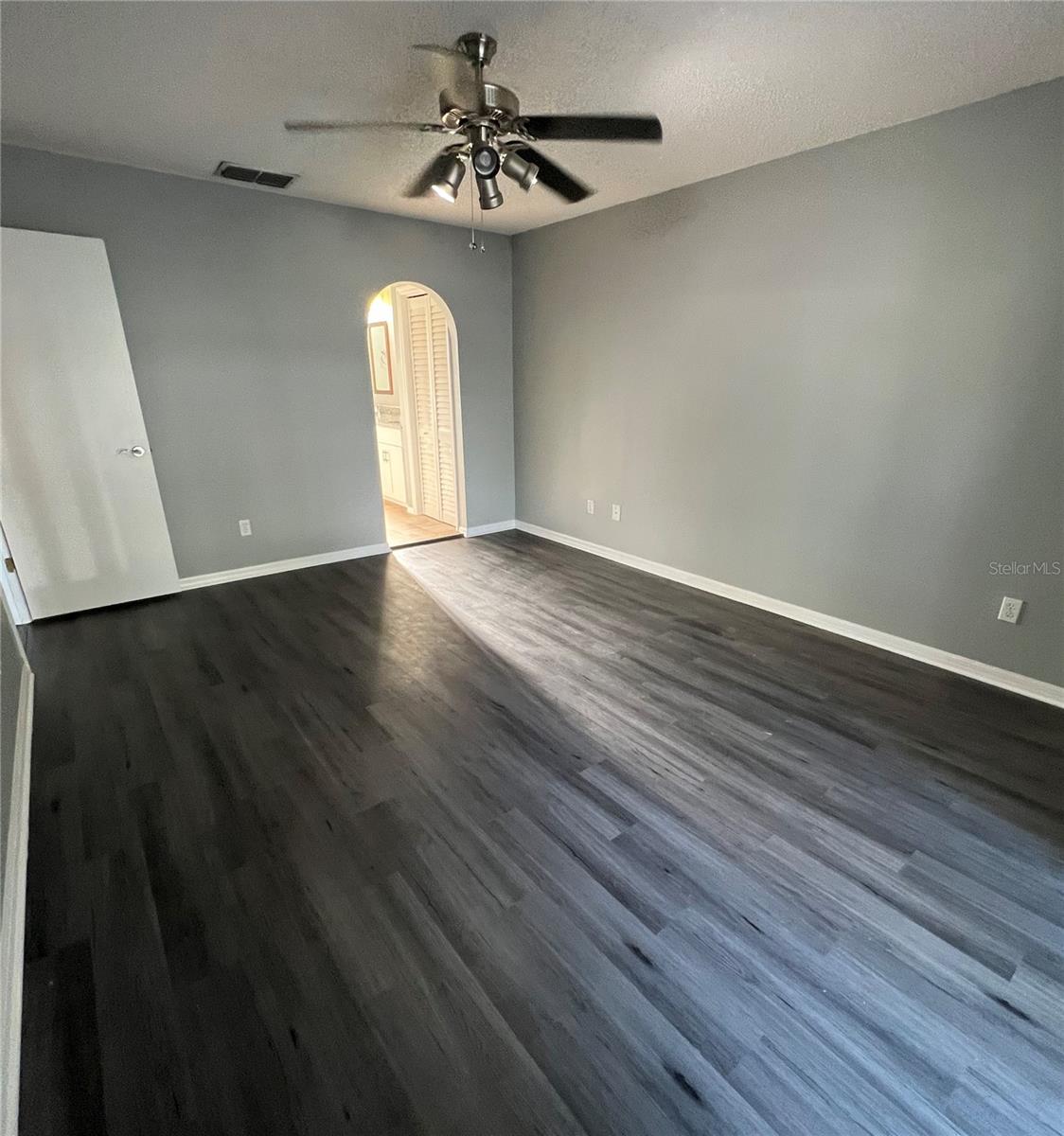 5909 IDLE FOREST PL, TAMPA, FL, 33614