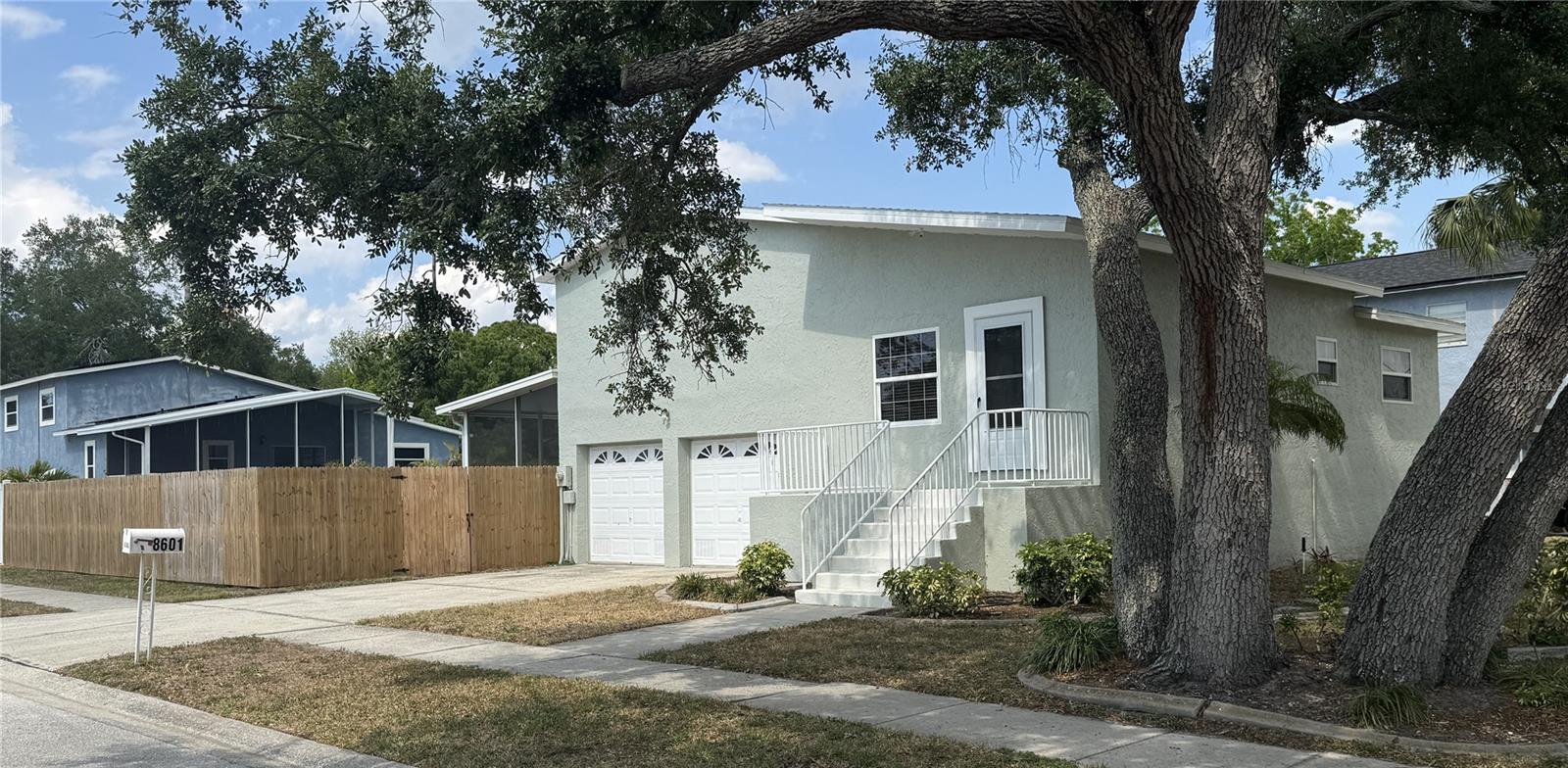 8601 RUE CHATEAU DR, LARGO, FL, 33777