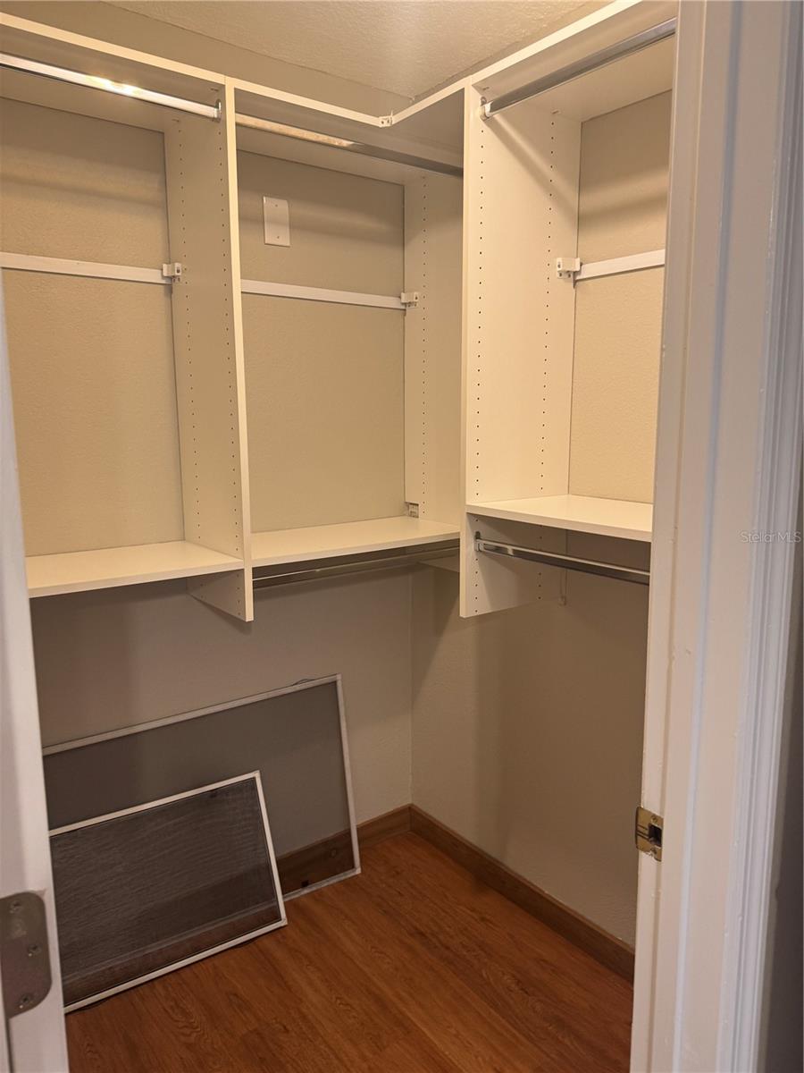 8601 RUE CHATEAU DR, LARGO, FL, 33777