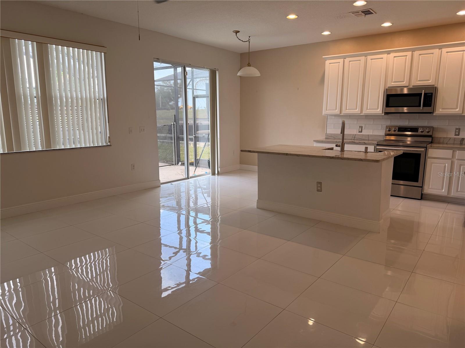 1112 PINE RIDGE DR, DAVENPORT, FL, 33896