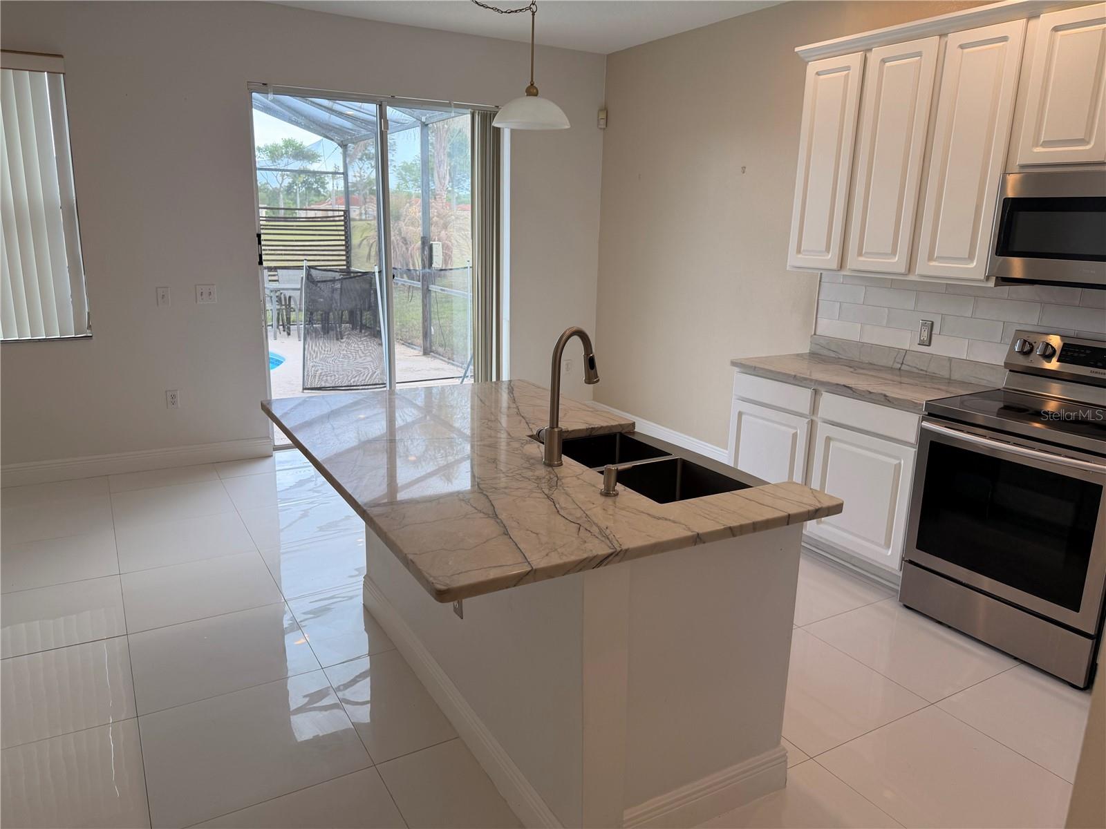 1112 PINE RIDGE DR, DAVENPORT, FL, 33896