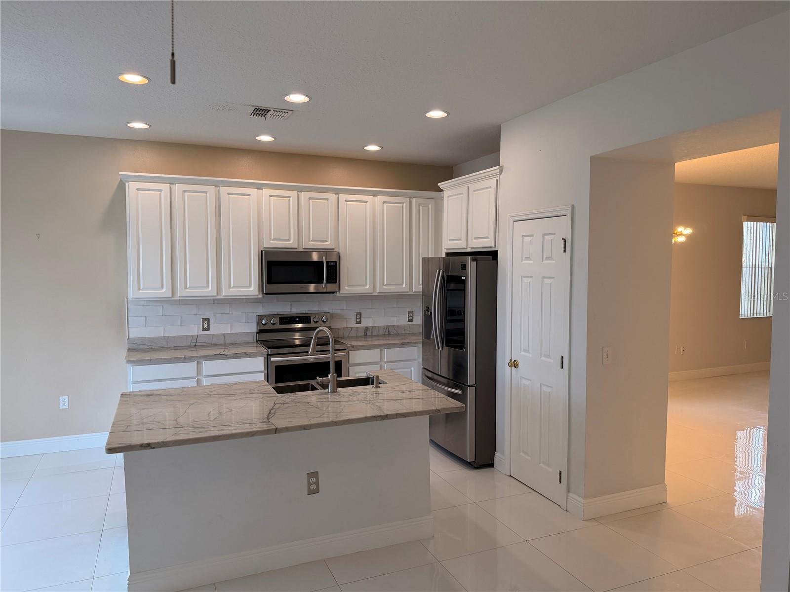 1112 PINE RIDGE DR, DAVENPORT, FL, 33896