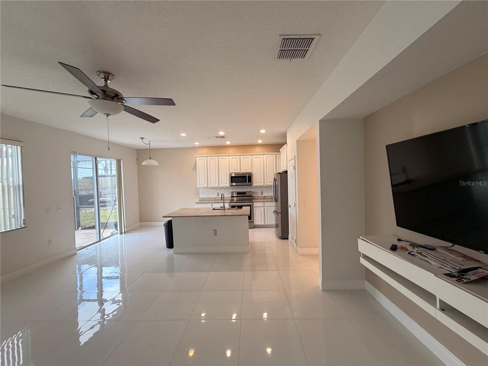 1112 PINE RIDGE DR, DAVENPORT, FL, 33896