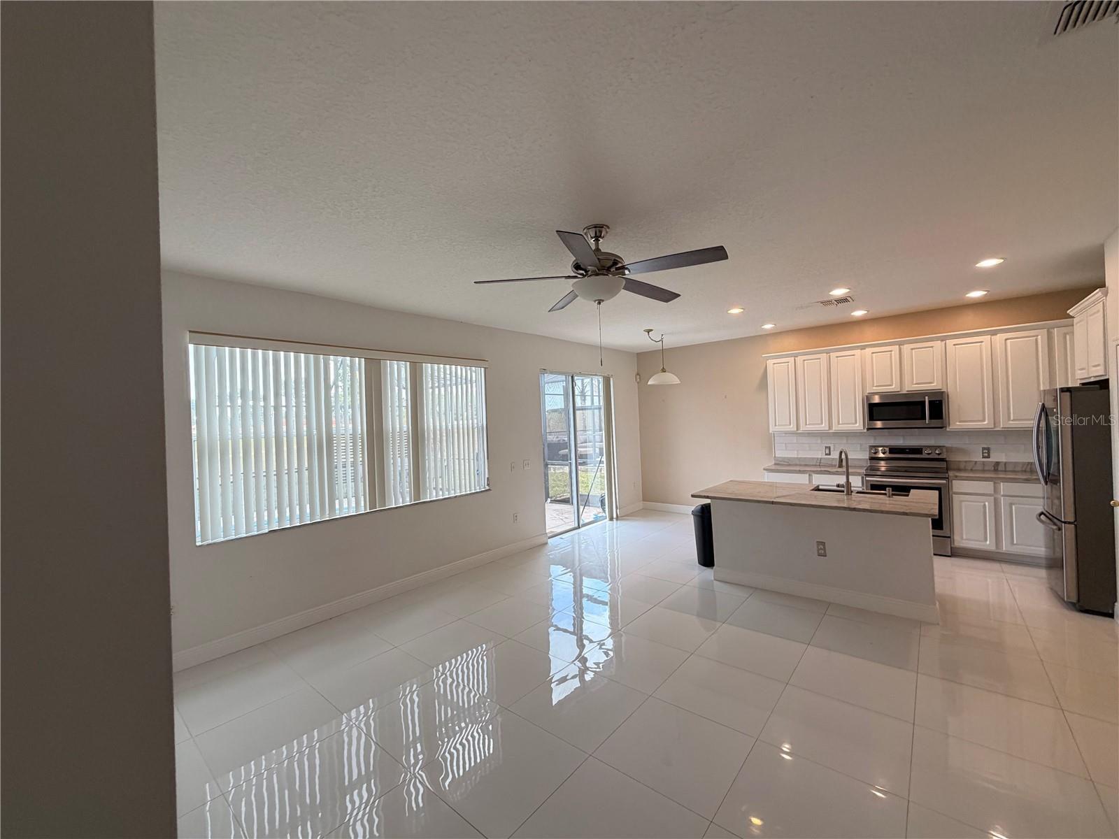 1112 PINE RIDGE DR, DAVENPORT, FL, 33896