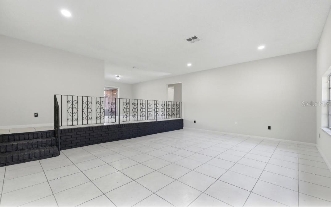 33201 COVENTRY DR, LEESBURG, FL, 34788