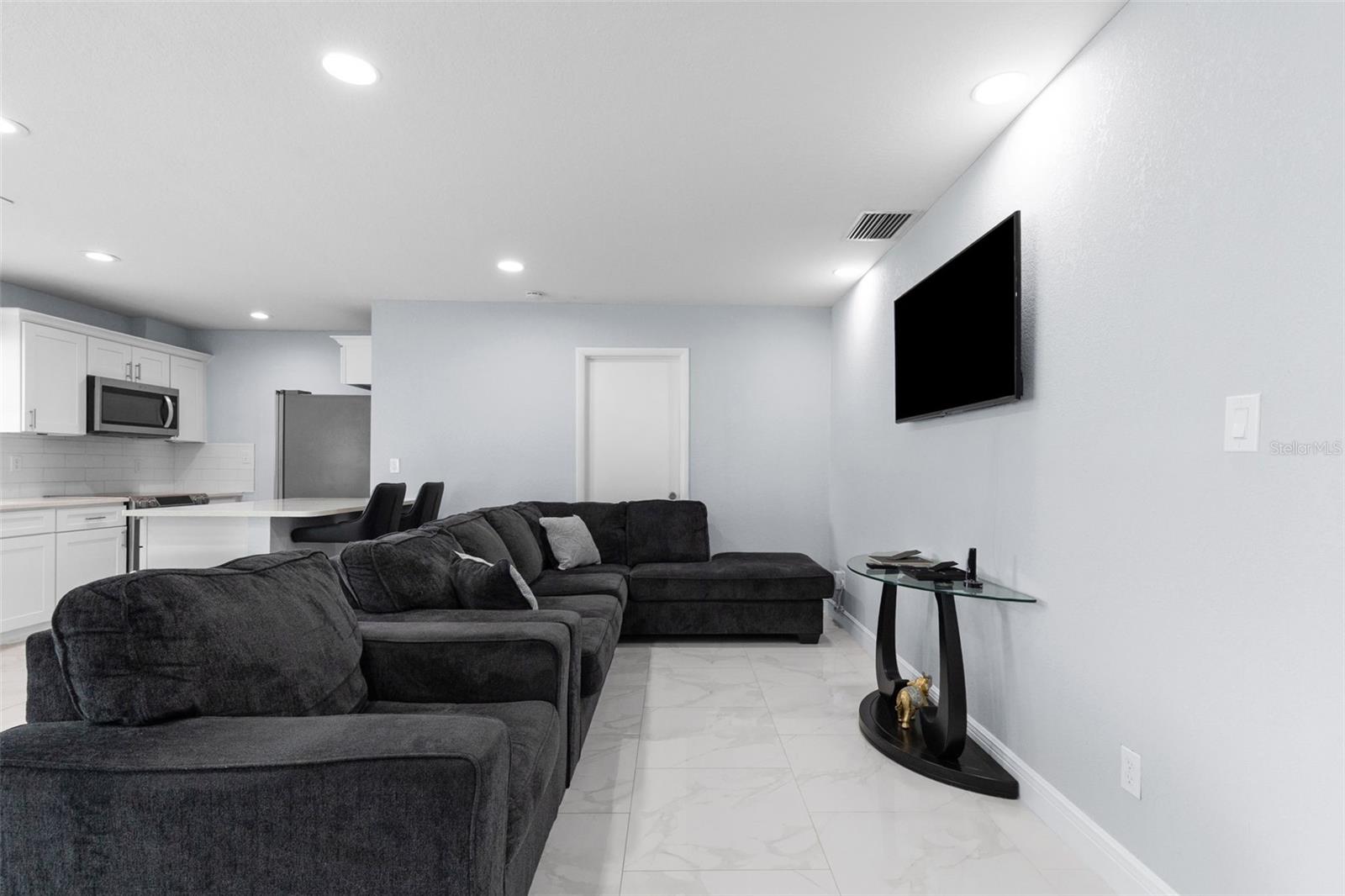 2310 W KNOLLWOOD PL, TAMPA, FL, 33604