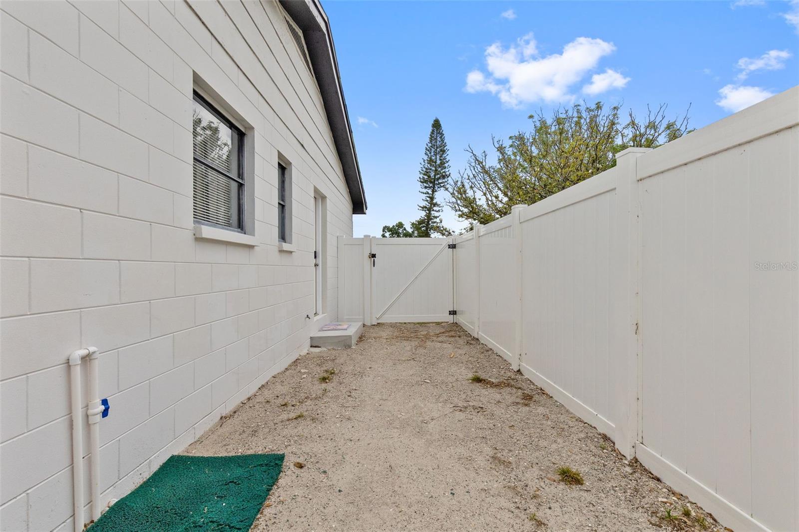 2310 W KNOLLWOOD PL, TAMPA, FL, 33604