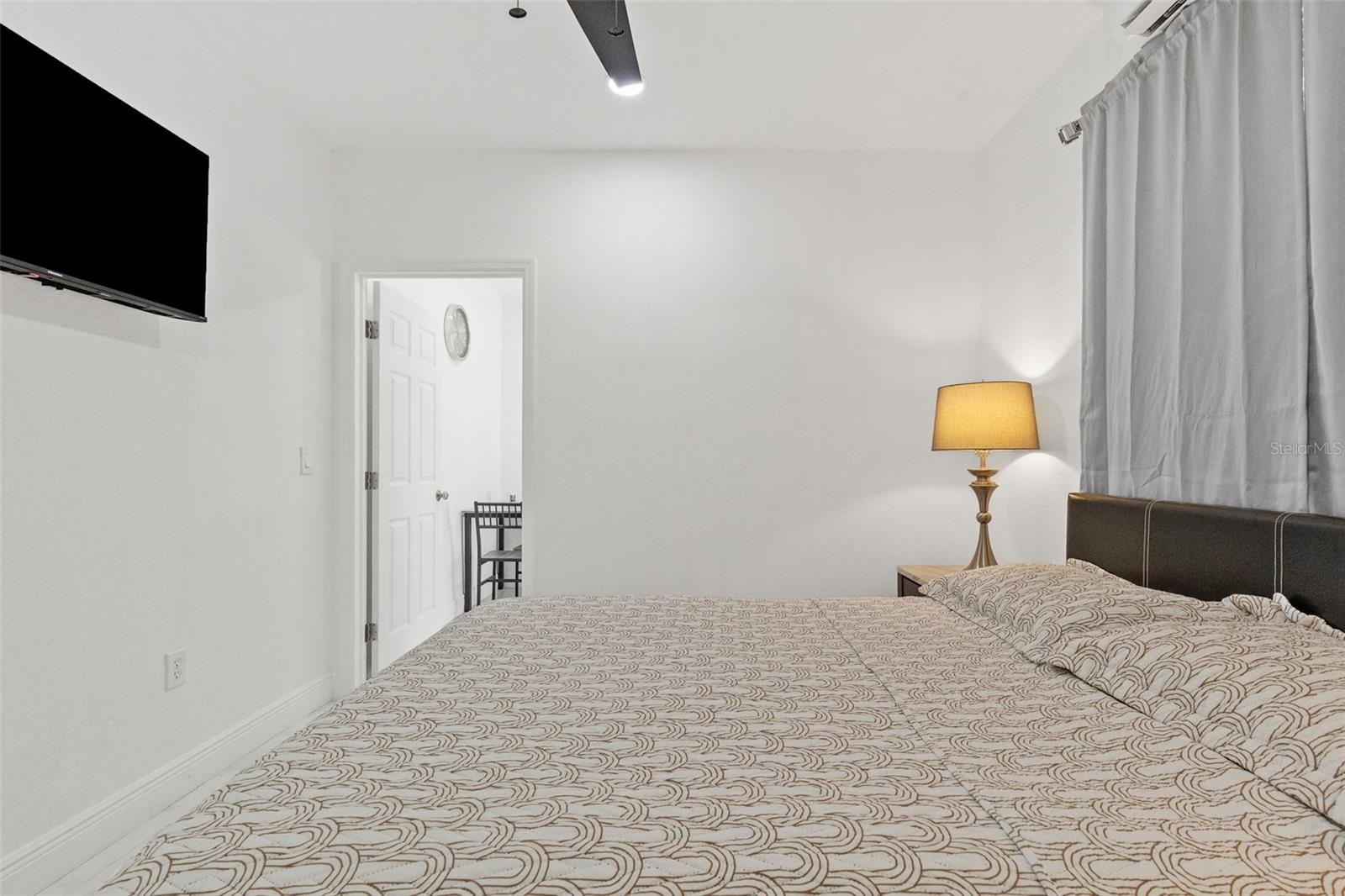 2310 W KNOLLWOOD PL, TAMPA, FL, 33604