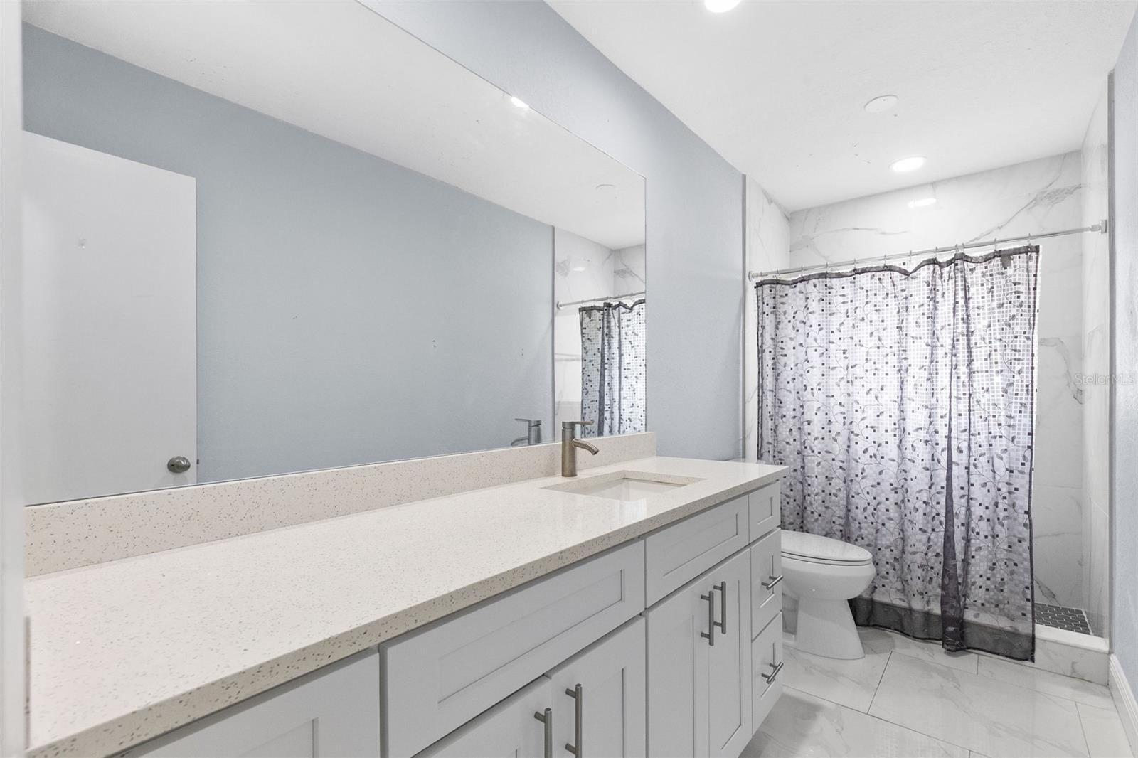 2310 W KNOLLWOOD PL, TAMPA, FL, 33604