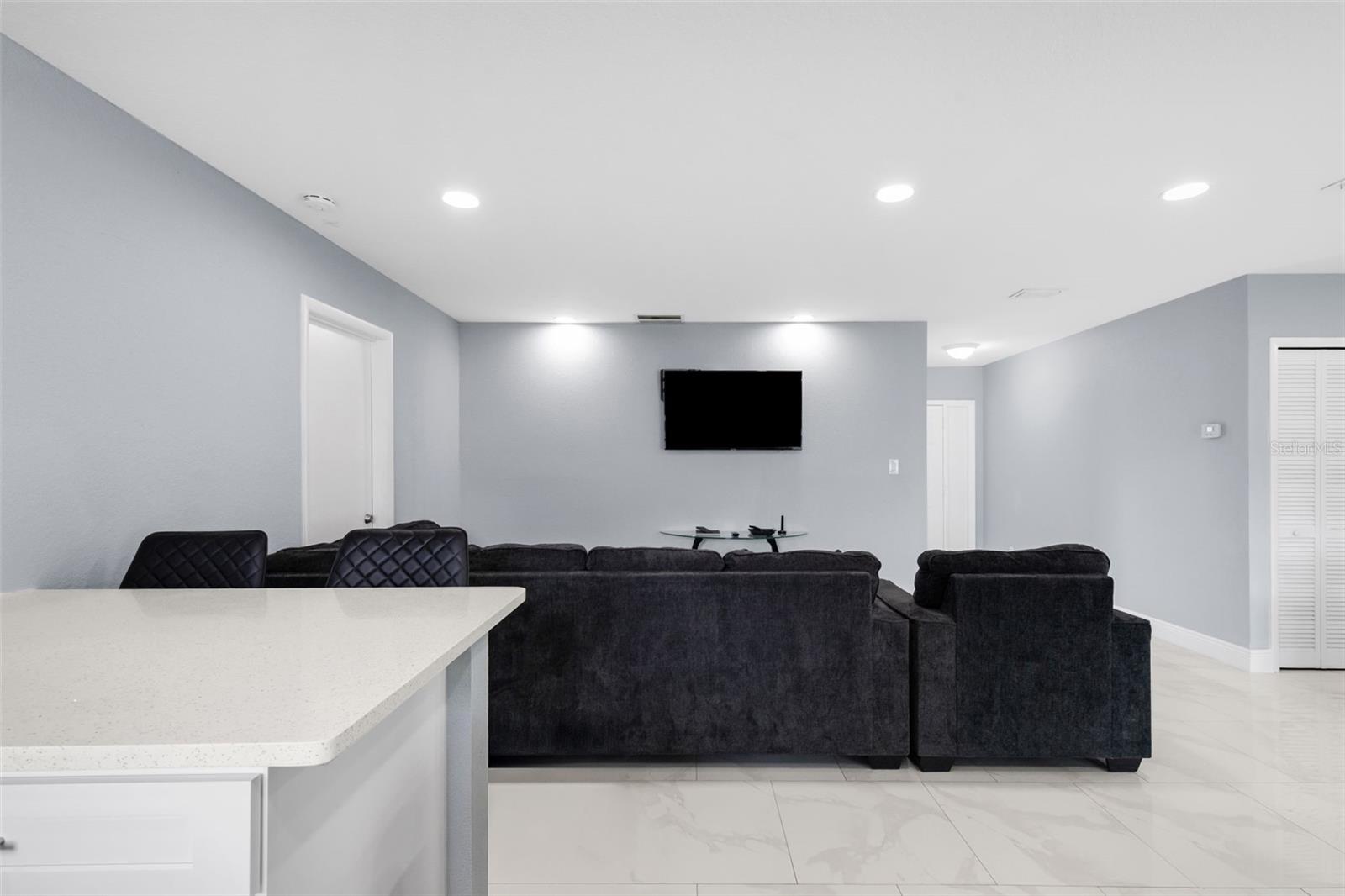 2310 W KNOLLWOOD PL, TAMPA, FL, 33604