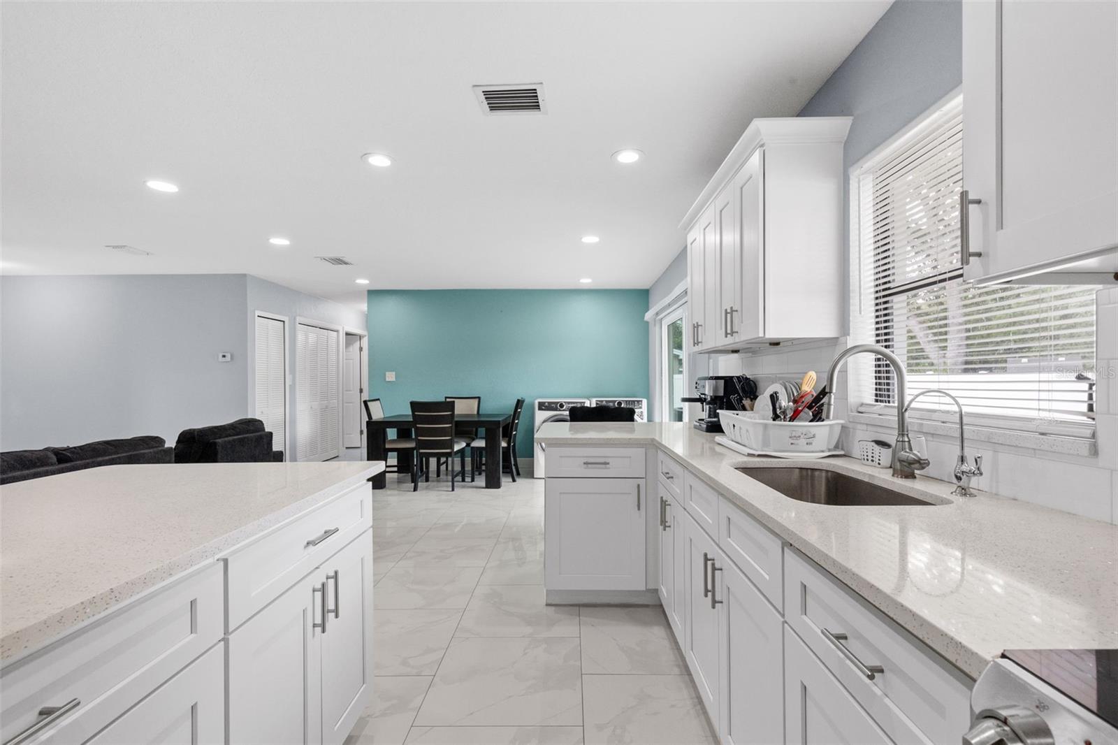 2310 W KNOLLWOOD PL, TAMPA, FL, 33604