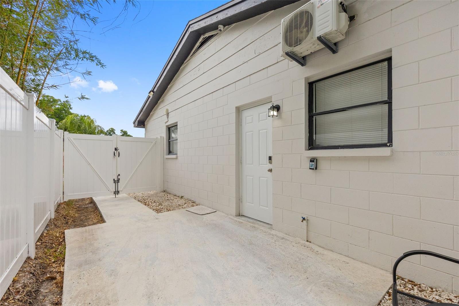 2310 W KNOLLWOOD PL, TAMPA, FL, 33604