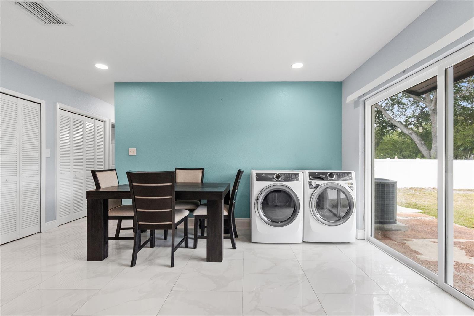 2310 W KNOLLWOOD PL, TAMPA, FL, 33604