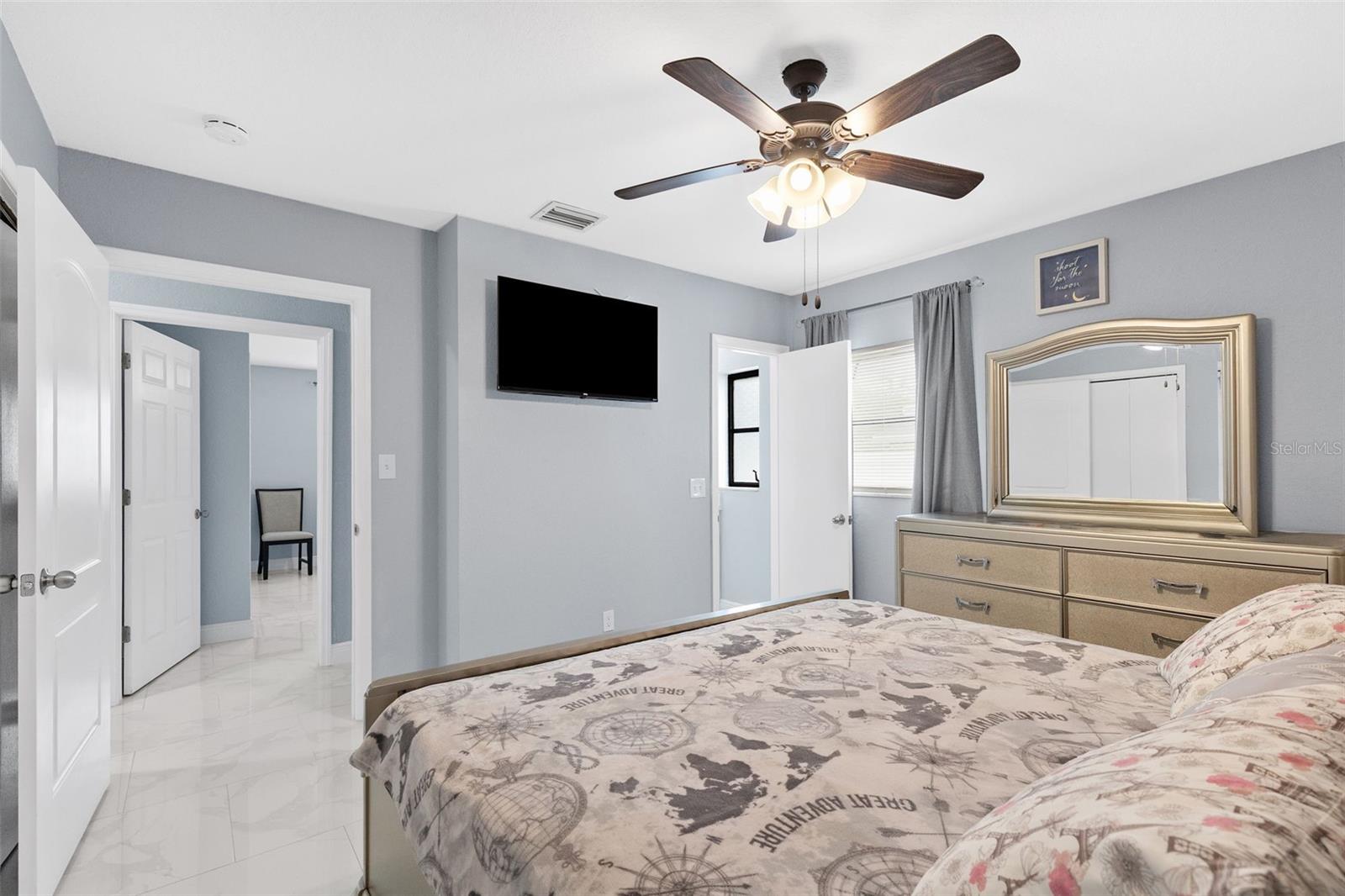 2310 W KNOLLWOOD PL, TAMPA, FL, 33604