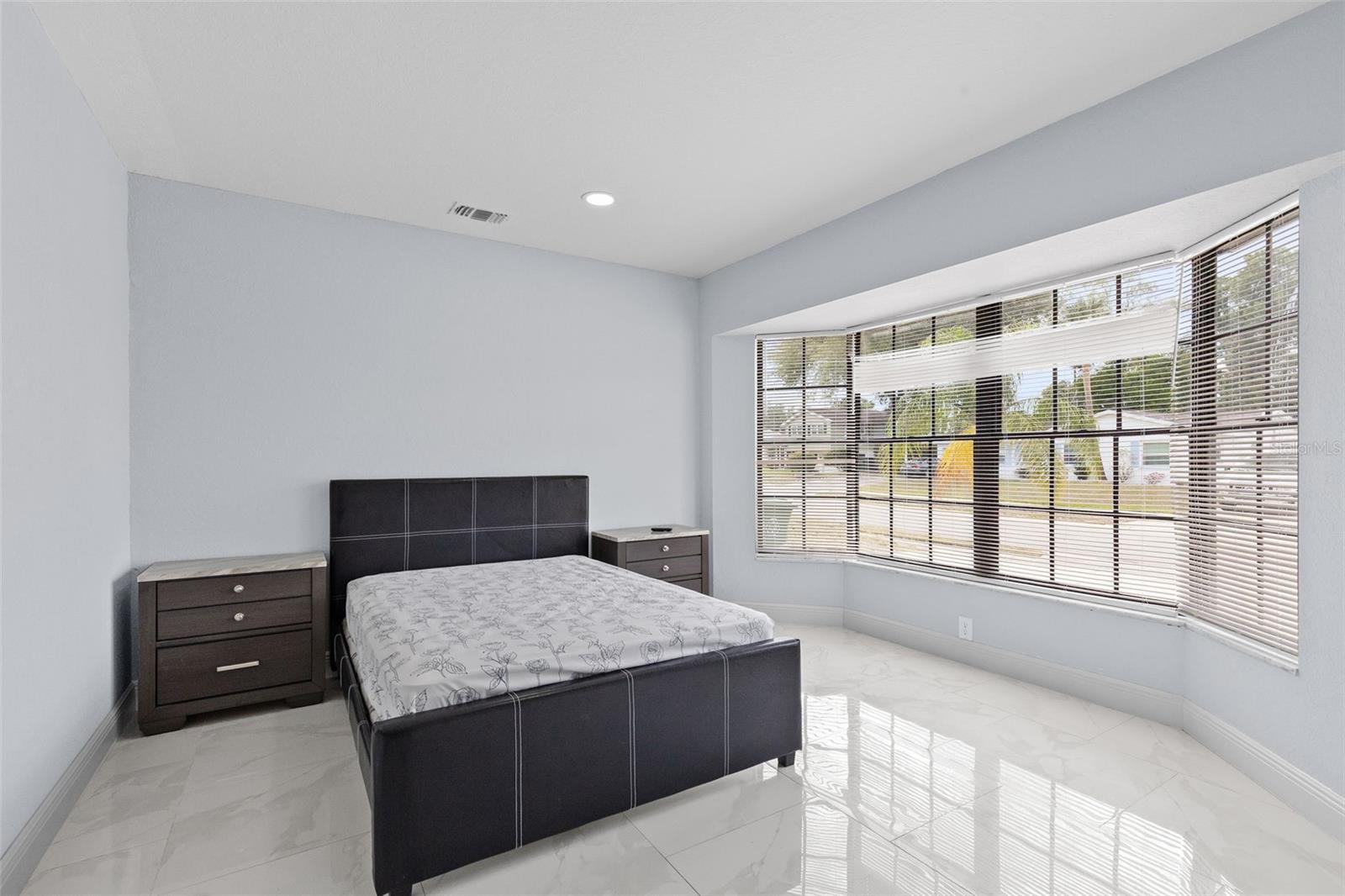 2310 W KNOLLWOOD PL, TAMPA, FL, 33604