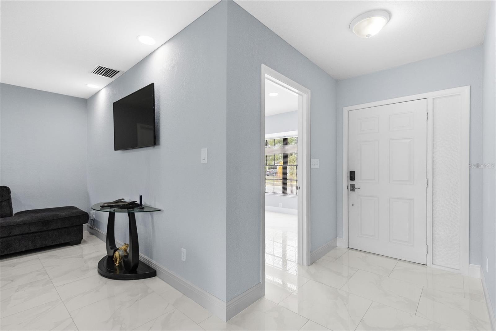 2310 W KNOLLWOOD PL, TAMPA, FL, 33604