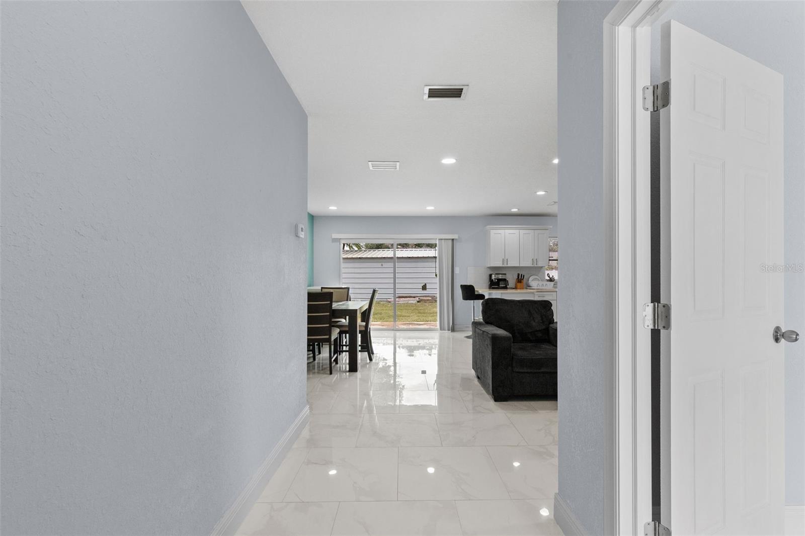 2310 W KNOLLWOOD PL, TAMPA, FL, 33604