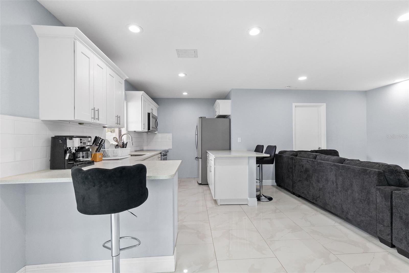 2310 W KNOLLWOOD PL, TAMPA, FL, 33604