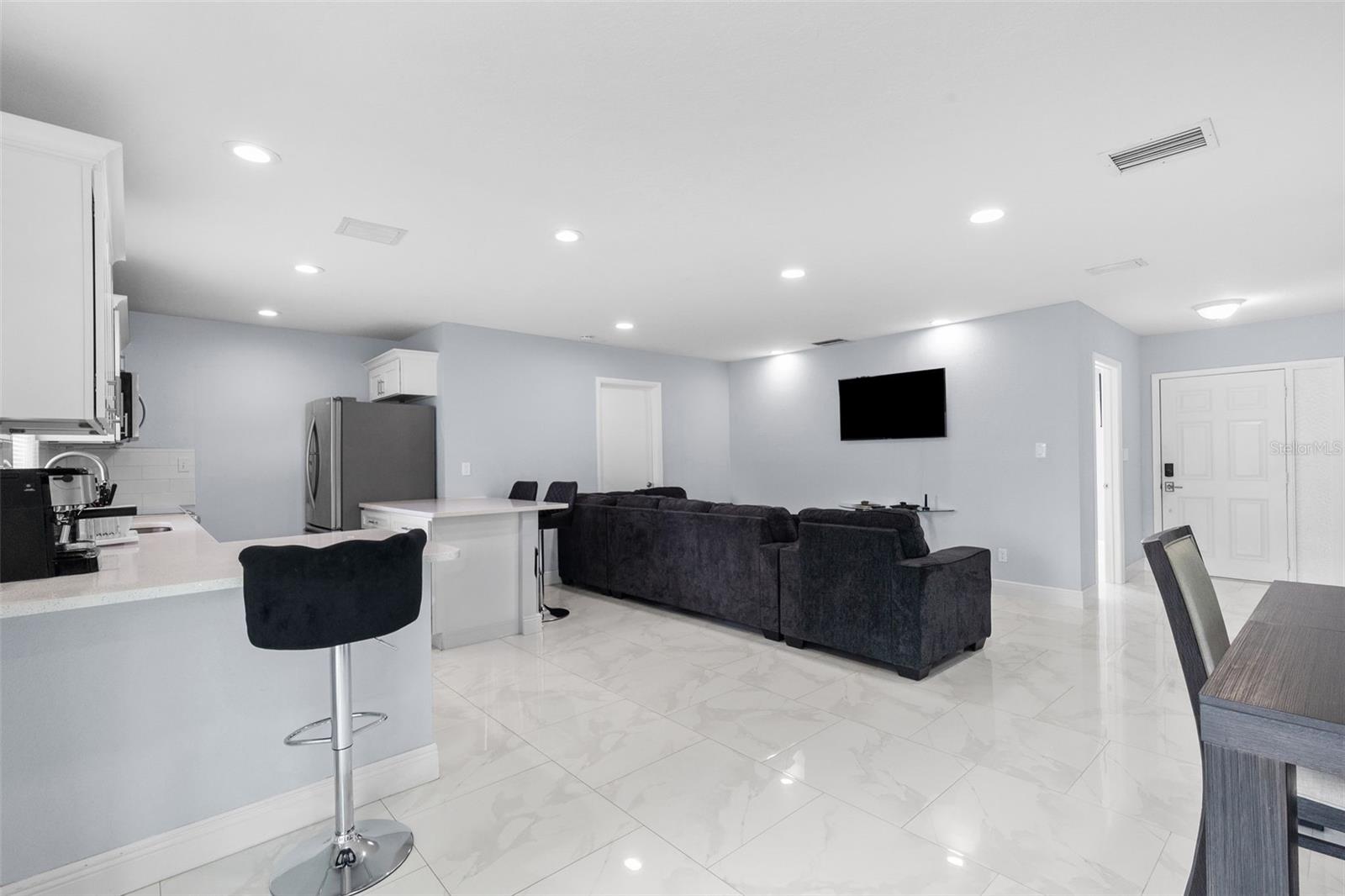 2310 W KNOLLWOOD PL, TAMPA, FL, 33604