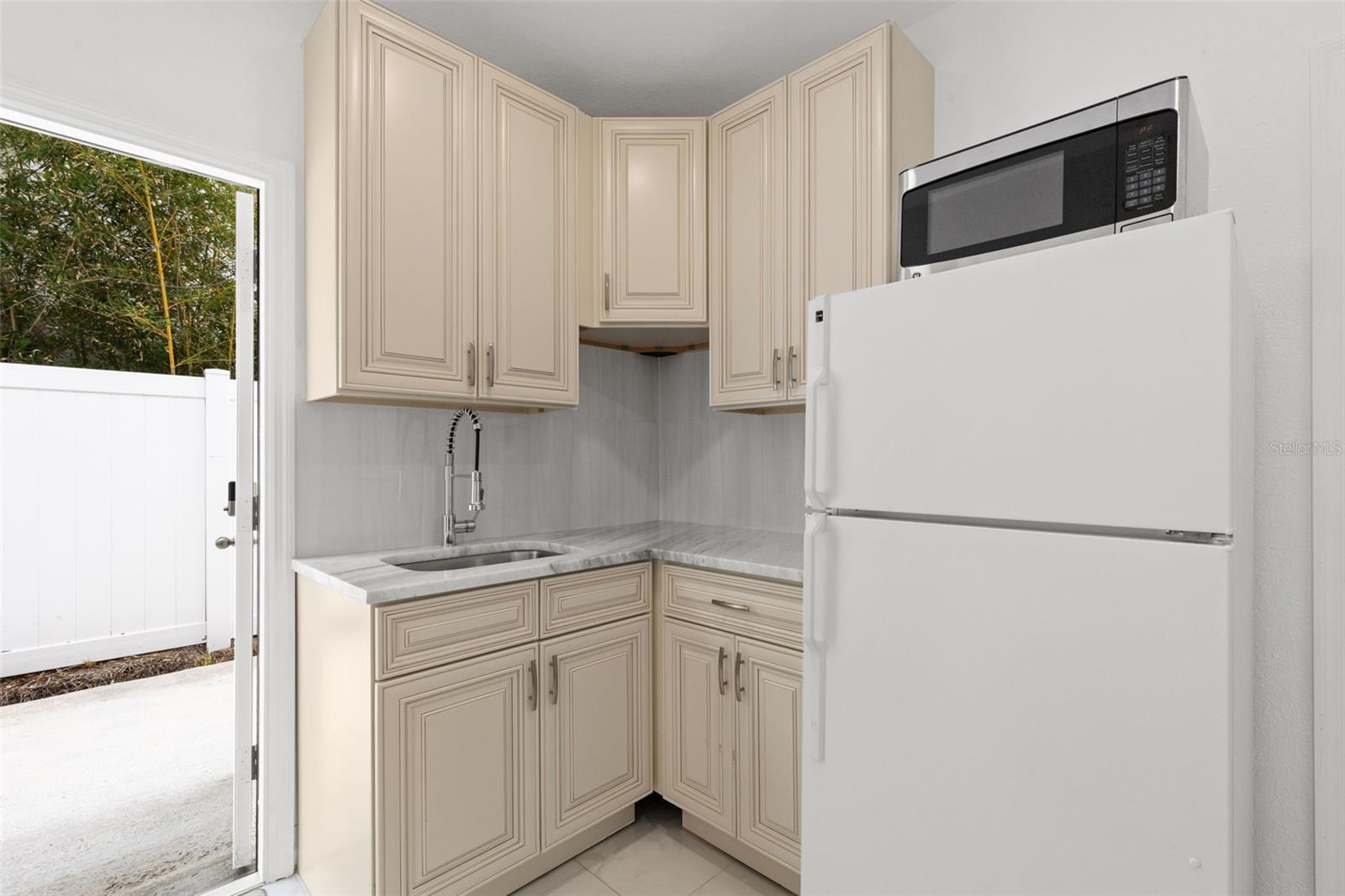 2310 W KNOLLWOOD PL, TAMPA, FL, 33604