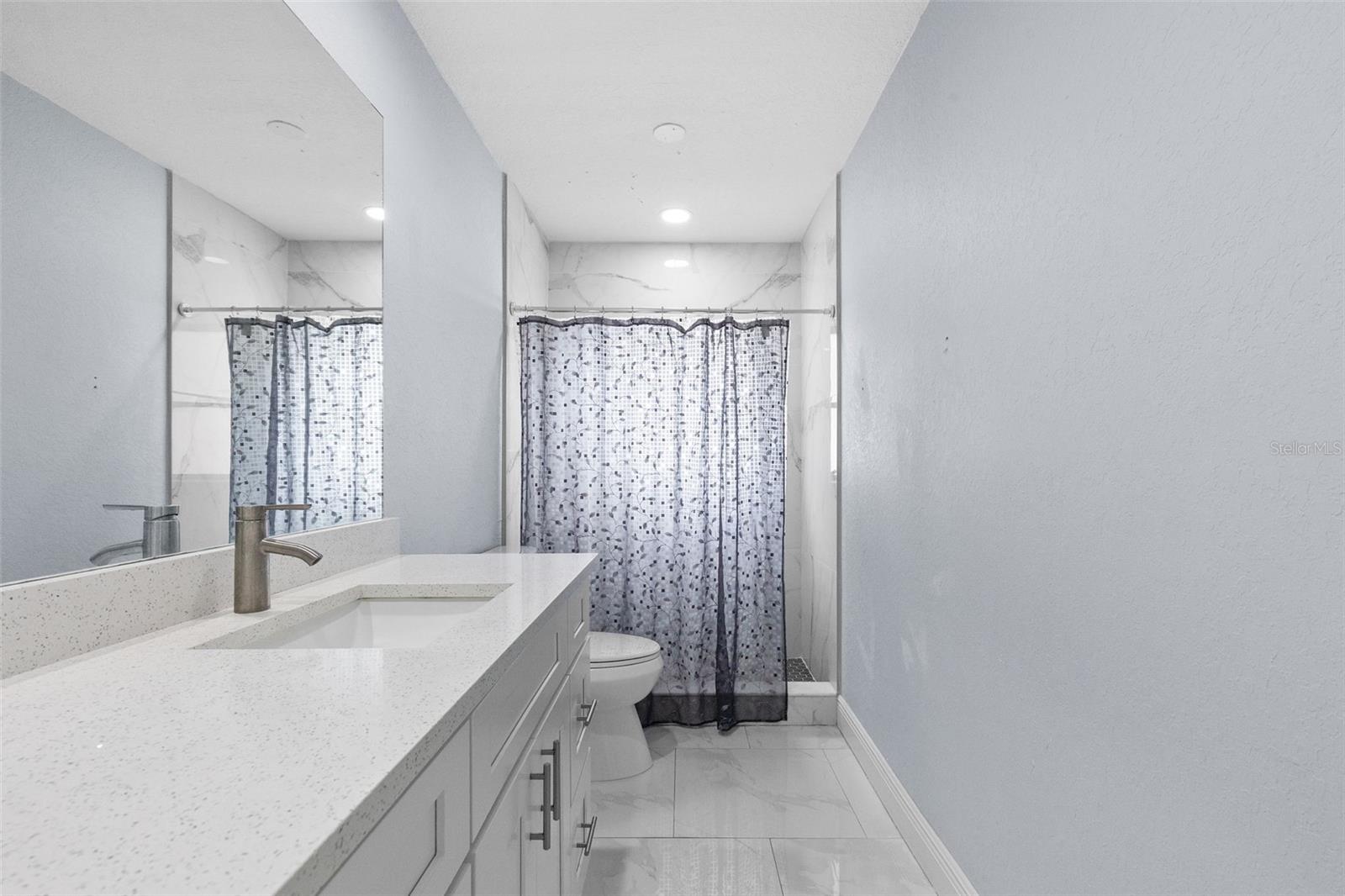 2310 W KNOLLWOOD PL, TAMPA, FL, 33604