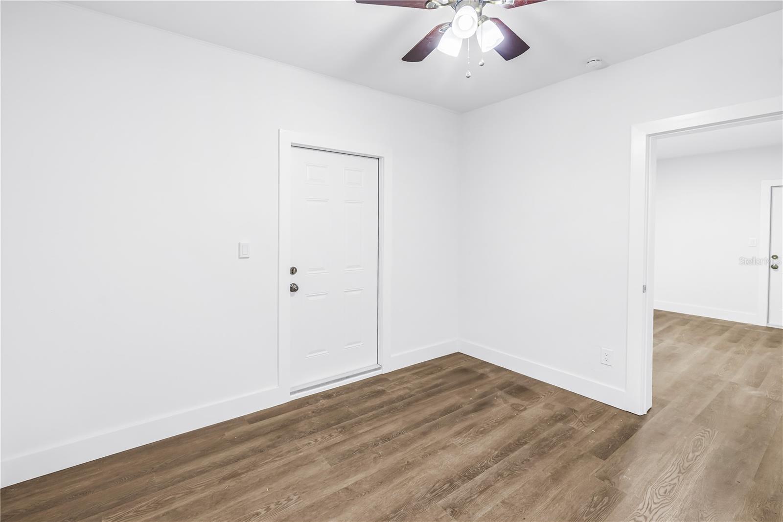 110 NE MONROE CIR N #1, ST PETERSBURG, FL, 33702