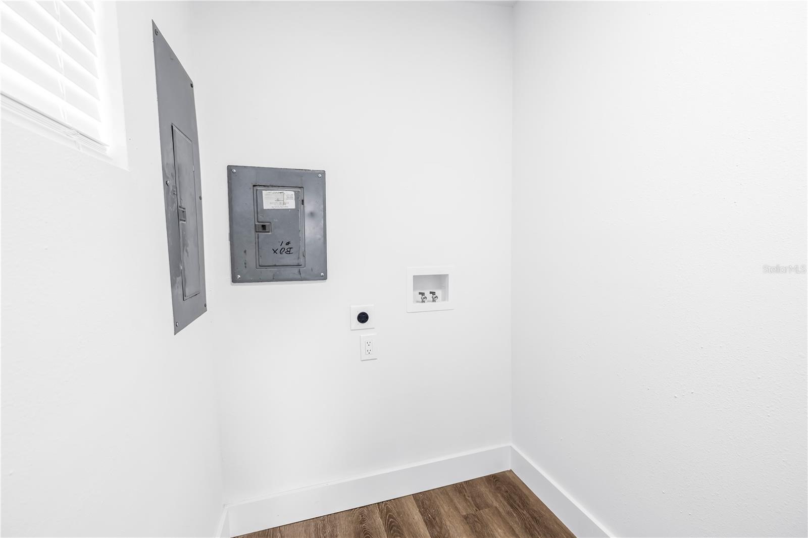 110 NE MONROE CIR N #1, ST PETERSBURG, FL, 33702