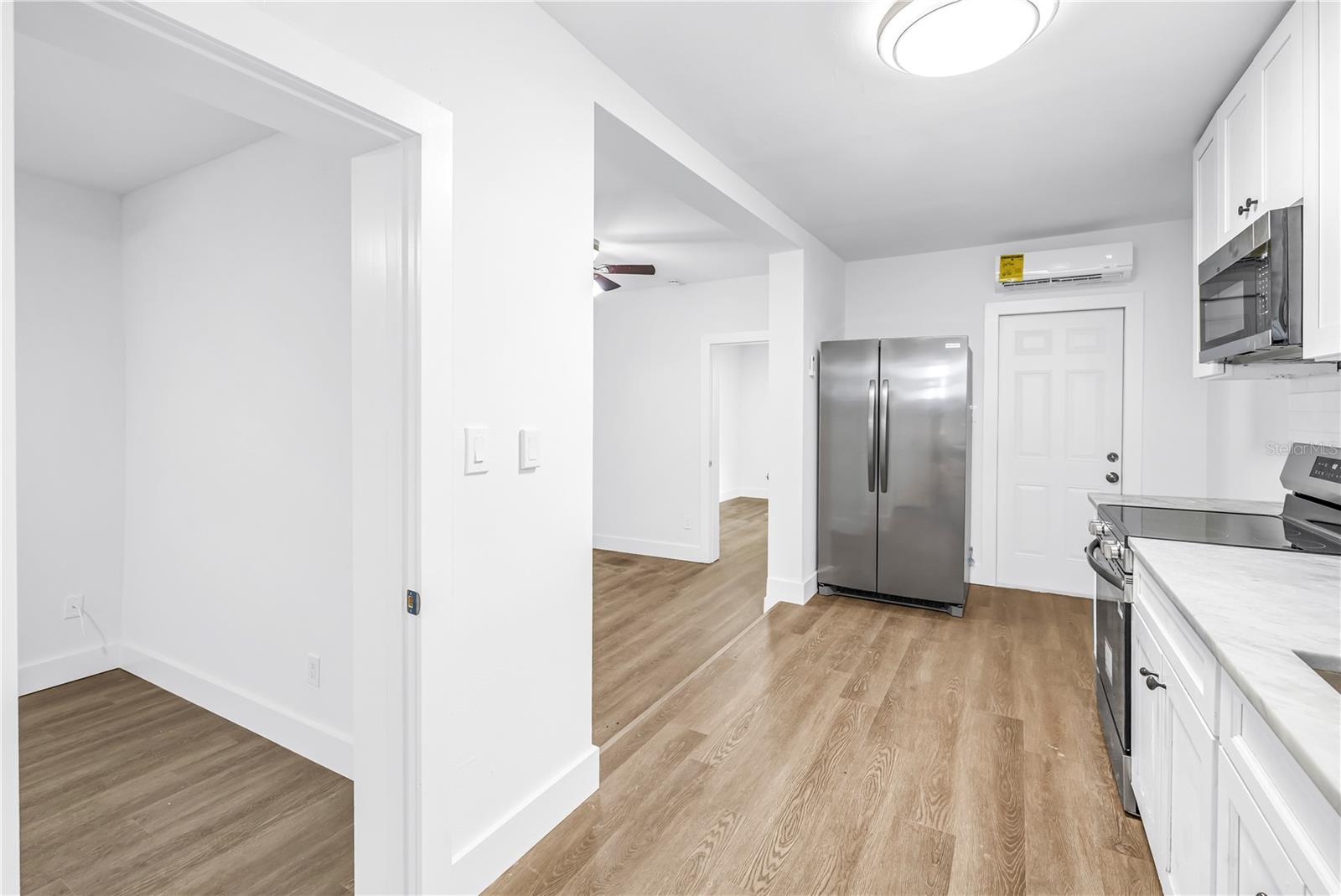 110 NE MONROE CIR N #1, ST PETERSBURG, FL, 33702