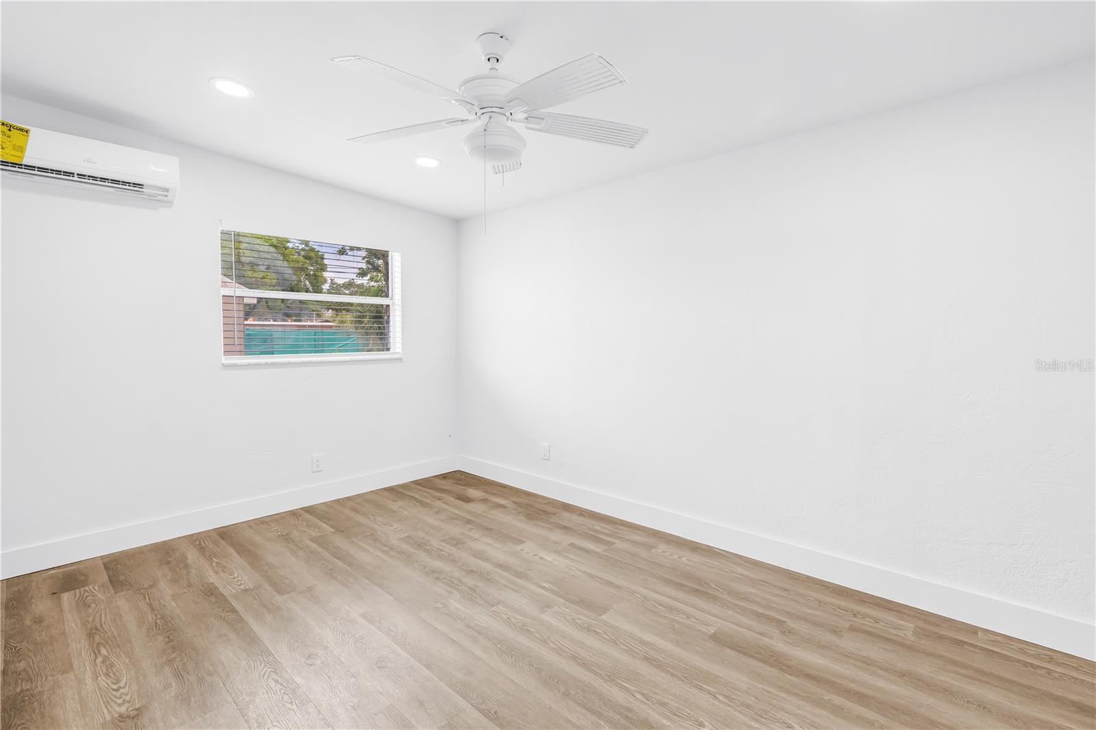 110 NE MONROE CIR N #1, ST PETERSBURG, FL, 33702