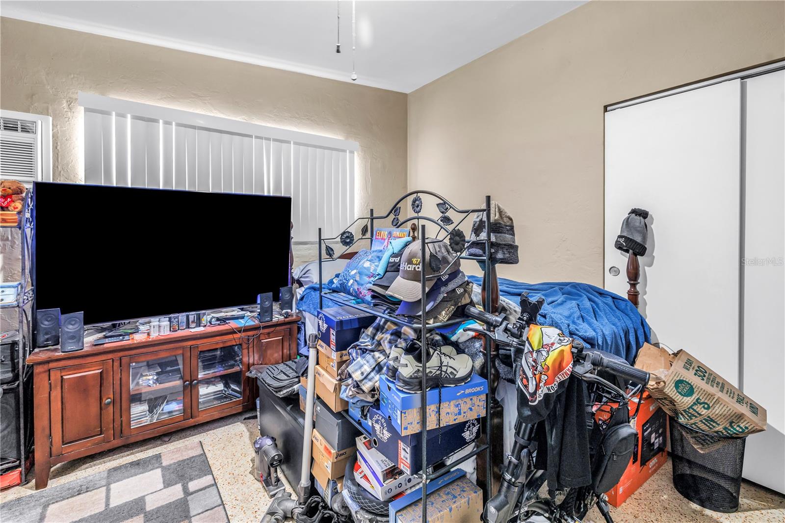 110 NE MONROE CIR N #1, ST PETERSBURG, FL, 33702